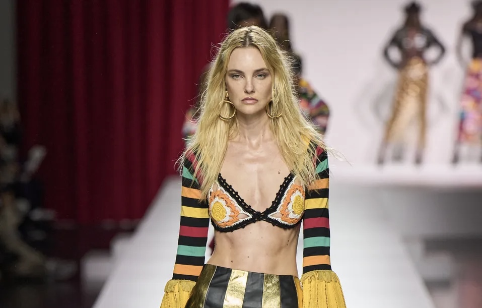 Moschino’s 40th Anniversary: A Fashion Fête Reviving the Inventive Spirit